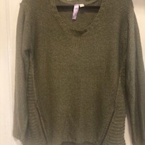Alya Women's Sweater Size Large